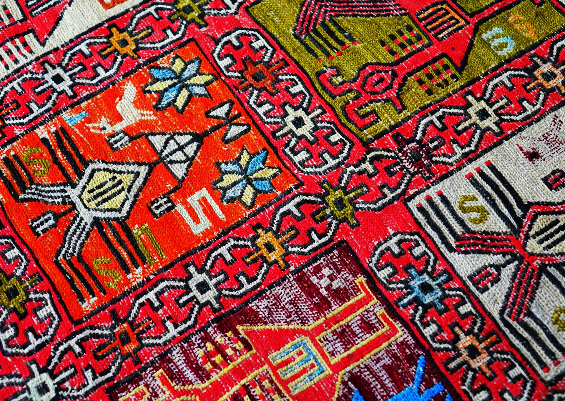 Kashan Floral Red